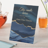 Weddenschap Memorial Candle Burns Navy Blue Gold Reclamebord Met Voetstuk (Insitu)