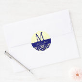 Weddenschap Monogram Namen Datum Damask Navy Cream Ronde Sticker (Envelop)