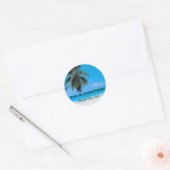 Weddenschap op het strand ronde sticker (Envelop)