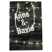 Weddenschap op hout met namen Gemiddelde Gift Bag Medium Cadeauzakje (Voorkant)