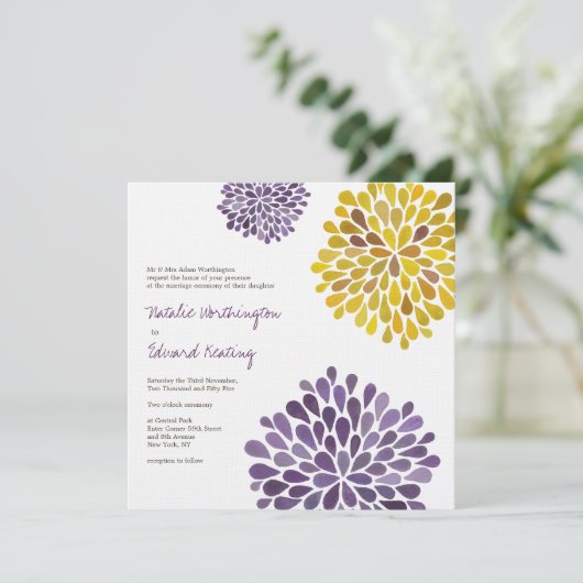 Weddenschap Paarse Gele Dahlia Flowers Uitnodiging (Staand voorkant)