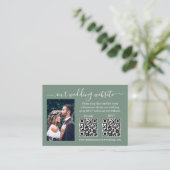 Weddenschap RSVP Details Foto 2 QR Sage Green Informatiekaartje (Staand voorkant)