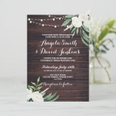 Weddenschap Rustic White Flower Wood Invitation Kaart (Staand voorkant)