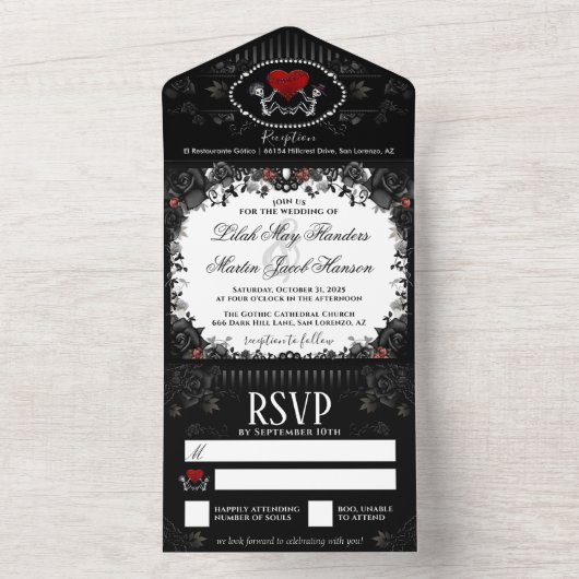 Weddenschap Skeletons Holding Heart Black & White All In One Uitnodiging (Binnen)