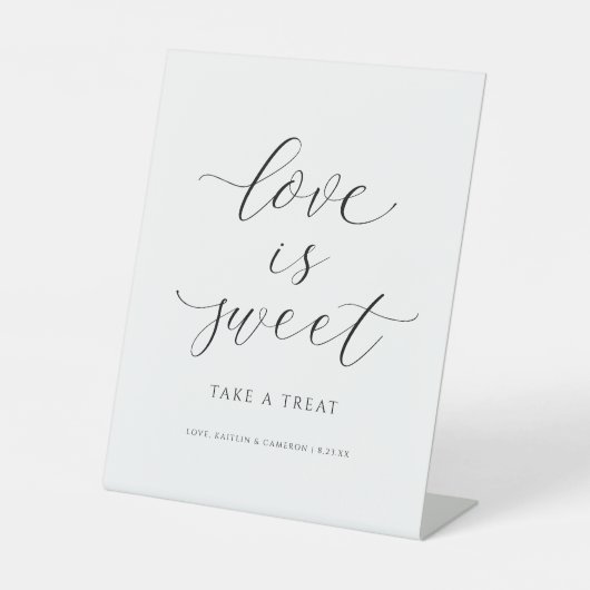 Weddenschap Teken Love is Sweet Snoep Buffet Reclamebord Met Voetstuk (Voorkant)