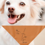 Weddenschap/Verloving Pet Bandana | Ik doe het ook<br><div class="desc">Klein of groot kan dit gezelschapsbandaan worden gebruikt voor honden of katten. Minimaal,  modern en aanpasbaar met de naam van uw huisdier. Een nietje voor al je hond of kattenmoeder die je pelskind wil opnemen op je speciale dag! Alle tekst kan worden aangepast ↣ klik op de knop 'Personaliseren'.</div>