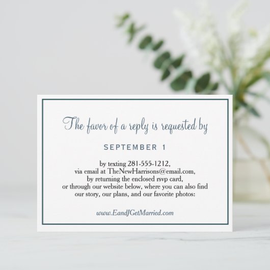 Weddenschap Website Elegant Dust Blue Script RSVP (Staand voorkant)