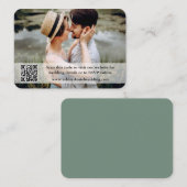 Weddenschap Website QR Overlay Foto Sage Green Informatiekaartje (Voorkant / Achterkant)