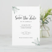 Weddenschapsmonogram Eucalyptus Save the Date (Staand voorkant)