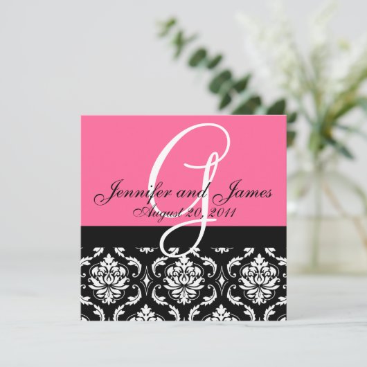 Weddenschapsmonogram Namen Datum Roze Damask Kaart (Staand voorkant)