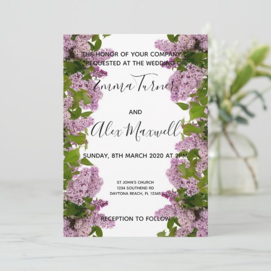 Weddensuitnodiging | Paars Floral Script Kaart (Staand voorkant)