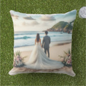 Wedding Beach Couple Buitenkussen (Gras)