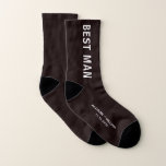 Wedding Best Man persoonlijk Sokken<br><div class="desc">Dress de mannen van je trouwpartij met het coördineren van persoonlijke sokken. Je kunt deze souvenir keepomwille "Beste man" sokken personaliseren met je voornamen en trouwdatum in witte typografie tegen een zwarte achtergrond.</div>