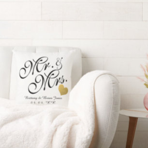 Wedding Black Script Gold Heart Name Mr en Mrs. Kussen