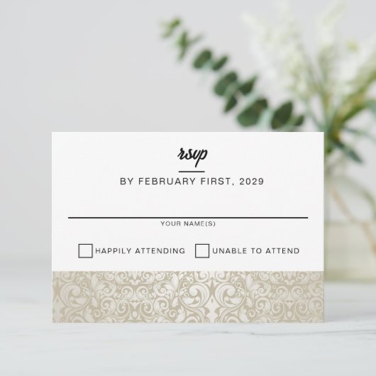 Wedding Cake RSVP Kaartje (Staand voorkant)