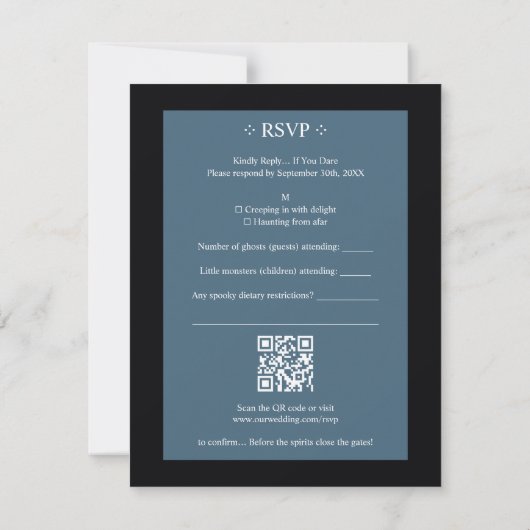 Wedding Couple Spooky Forest Toward Haunted Castle RSVP Kaartje (Achterkant)