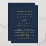 Wedding Elegant Romantic Navy Blue Gold Folie Uitnodiging<br><div class="desc">Navy Blue en Gold Foil elegant en modern Wedding Invitations - inclusief prachtige en elegante scripttypografie voor de speciale viering van de dag van de bruiloft.</div>