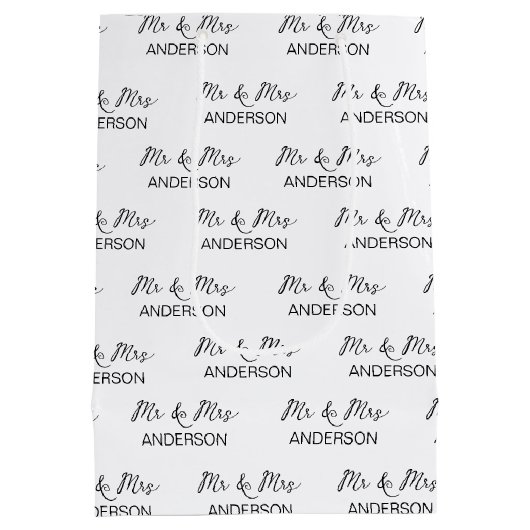 Wedding gift Mr. en Mrs. gepersonaliseerde naam Medium Cadeauzakje (Achterkant)