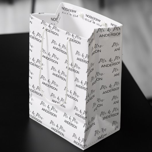 Wedding gift Mr. en Mrs. gepersonaliseerde naam Medium Cadeauzakje