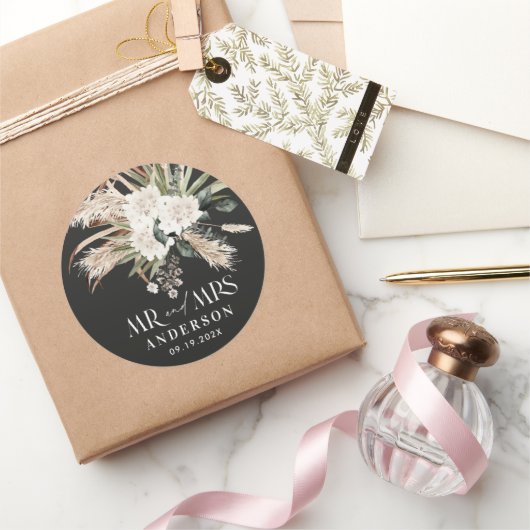 Wedding met de heer Mrs. pampas gras, eucalyptus b Ronde Sticker (Geschenken)