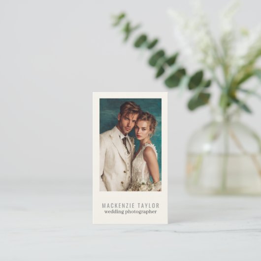 Wedding Photographer Photo Personalized QR Code Visitekaartje (Staand voorkant)
