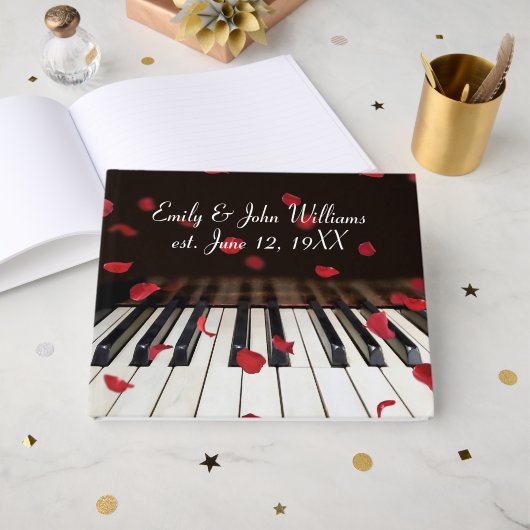 Wedding Red Rose Petals on Piano Keys Gastenboek (Voorkant open)