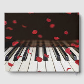 Wedding Red Rose Petals on Piano Keys Gastenboek (Achterkant)