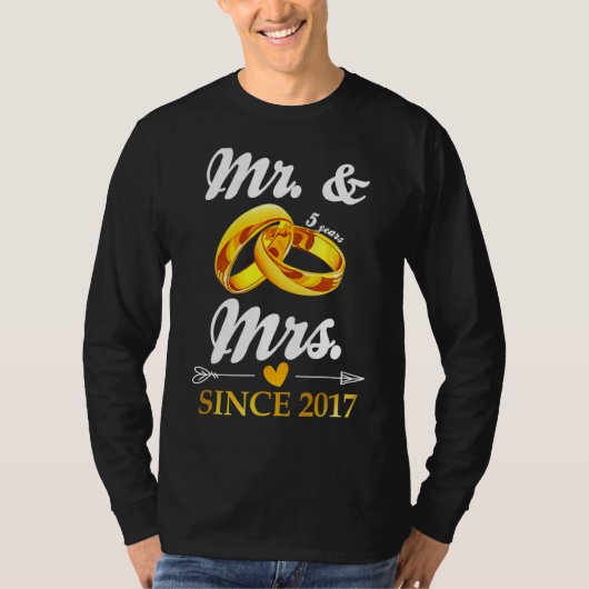 Wedding Ring getrouwd met Mr & Mrs. sinds 2017 Paa T-shirt (Voorkant)