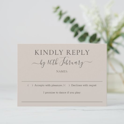 Wedding Soft Beige Kindly Reply RSVP Kaartje (Staand voorkant)