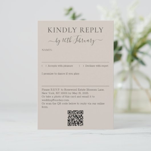 Wedding Soft Beige Signature QR Code Kindly Reply RSVP Kaartje (Staand voorkant)