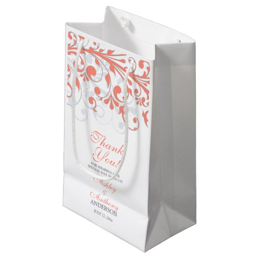 Wedding Welcome Bag Abstract Bloemen Koraal Grijs Klein Cadeauzakje (Voorkant Gekanteld)