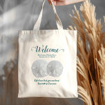 Wedding Welcome Bag Twee Zand Dollars Tote Bag<br><div class="desc">Trouwwelkomsttassen met zanddollars afbeeldingen en aangepaste tekst. Donkere, marineblauwe kleur formulering is, "Welkom" met locatie en datum van het evenement / bruiloft. Aan de onderkant een korte, "Bedankt voor het zijn hier" met namen van de bruid en bruidegom. Of verander en/of verwijder tekst zoals u dat wenst. De andere kant...</div>