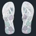 WEDINGSCHOENEN | Modern Seashells Dusty Blue Lila Teenslippers<br><div class="desc">Schimmelig, stoffig blauw en lila seashell ontwerp. Handgeschreven kalligrafie die de beste man zegt - perfect voor de beste man die op het strand draag voor zijn beste huwelijksceremonie. Ontwerp gemaakt voor TheBarefootBride™ door © WhimsicalArtwork™. Dit maakt deel uit van een collectie van een bruiloft met overeenkomende accessoires, ook baby...</div>