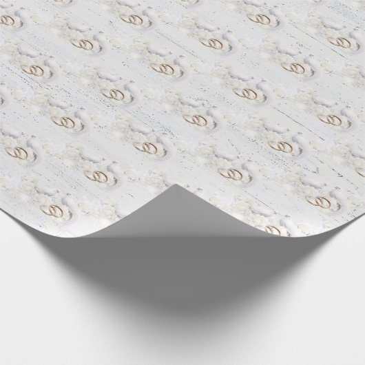 Weduwen en ringen op wit hout cadeaupapier (Hoek)