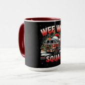 WEE WOO Squad Kerstontwerp met brandweerwagen Mok (Voorkant links)