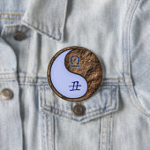 Weegschaal & Aard-Ox Ronde Button 7,6 Cm (In situ)
