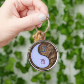 Weegschaal & Aarde Haan Sleutelhanger (Hand)