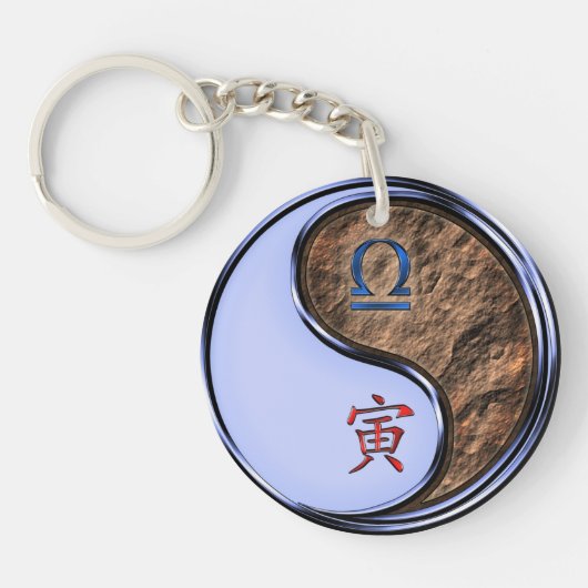 Weegschaal & Aarde Tijger Sleutelhanger (Voorkant)