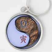 Weegschaal & Aarde Tijger Sleutelhanger (Voorkant)