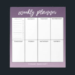 Weekblad Planner Modern Script Paars Ombre Notitieblok<br><div class="desc">Elegant en modern weekblad planner. Er staan 8 dozen op het notebookscherm om uw schema op te schrijven en voor elke dag van de week te plannen. De eerste achterzijde is een wekelijkse checklist. De achtergrond is in een  paarse kleur. U kunt jouw naam onderaan toevoegen.</div>