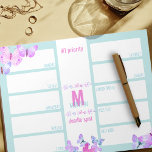 Weekblad voor dagelijks gebruik voor roze vlinderm notitieblok<br><div class="desc">Monogrammed aangepaste weekplanner met 12 secties voor u om taken voorrang te geven, uw week te organiseren en uw doedels op één plek te houden! Het ontwerp is voorzien van delicate vlinders in een kleurenpalet met een roze en lila munt. De sjabloon is ingesteld voor u om jouw naam en...</div>