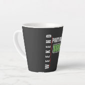 Weekend Modus Feest – Grafisch ontwerp volle batte Latte Mok (Linkerhoek)