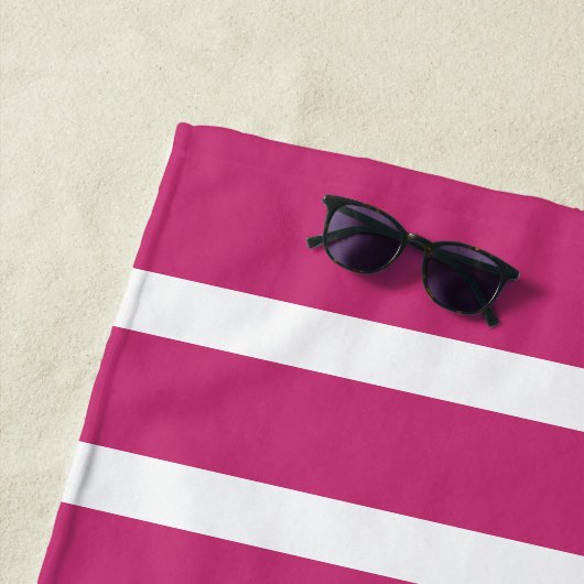 "Weekend on the Water" Bachelorette Party Strandlaken (In situ)