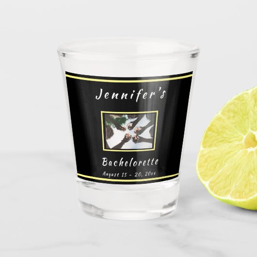 Weekend Trip Personalized Bachelorette Party Black Shot Glas (Voorkant)