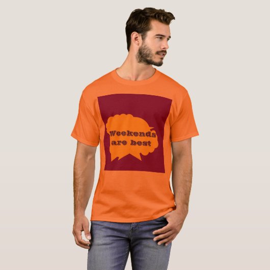 Weekends zijn het beste motief op paarse t-shirt (Voorkant volledig)