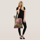 weelderig Antiek Roos Tote Bag (Op model)