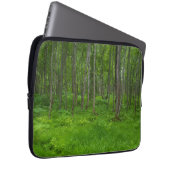 Weelderig groen boslandschapscene laptop sleeve (Voorkant Rechts)