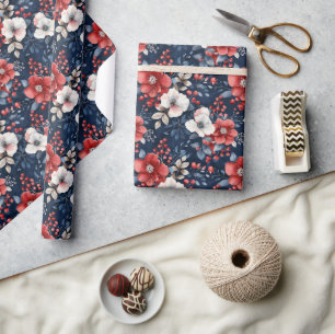Weelderig rood en wit bloemenpatroon op Deep Navy Cadeaupapier
