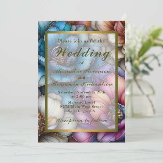 Weelderige bloemen met gouden contouren bruiloft kaart (Staand voorkant)