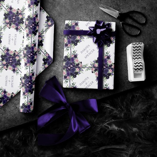 weelderige bloesems | Paarse en Roze Rozen Monogra Cadeaupapier